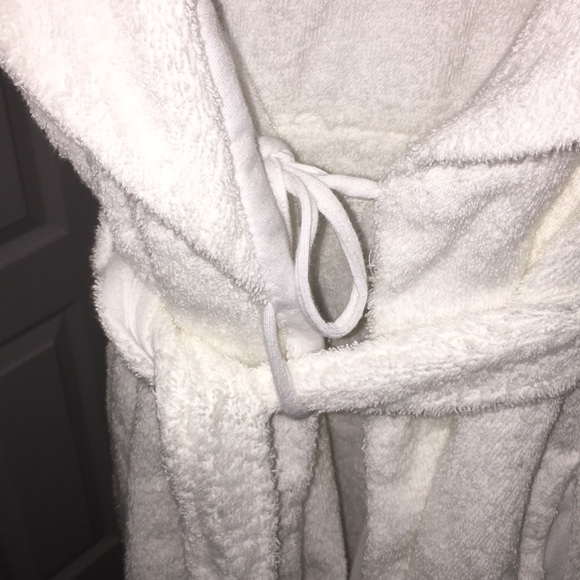 Betsey Johnson Bridal Robe - Picture 7 of 7